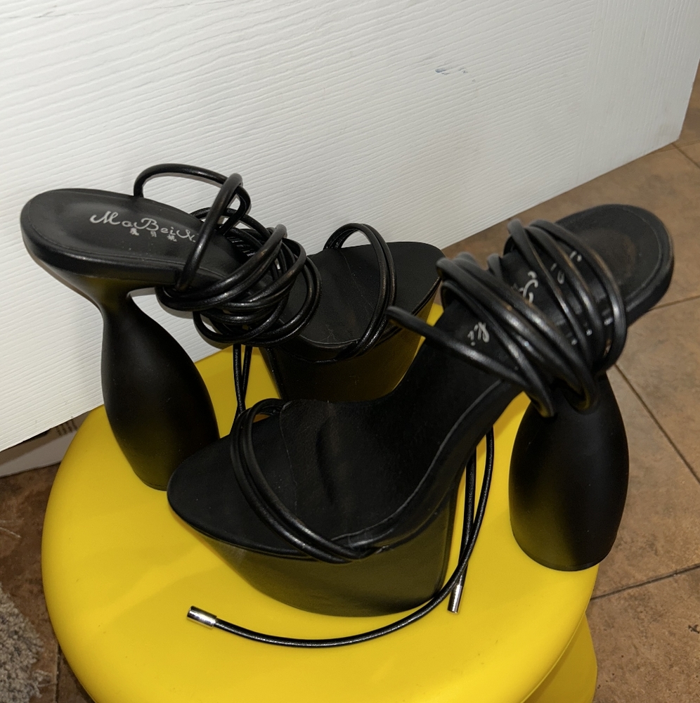 Platform heels black strappy heels size 34/ 5 US